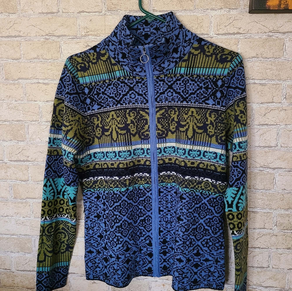 Icelandic zip cardigan size M